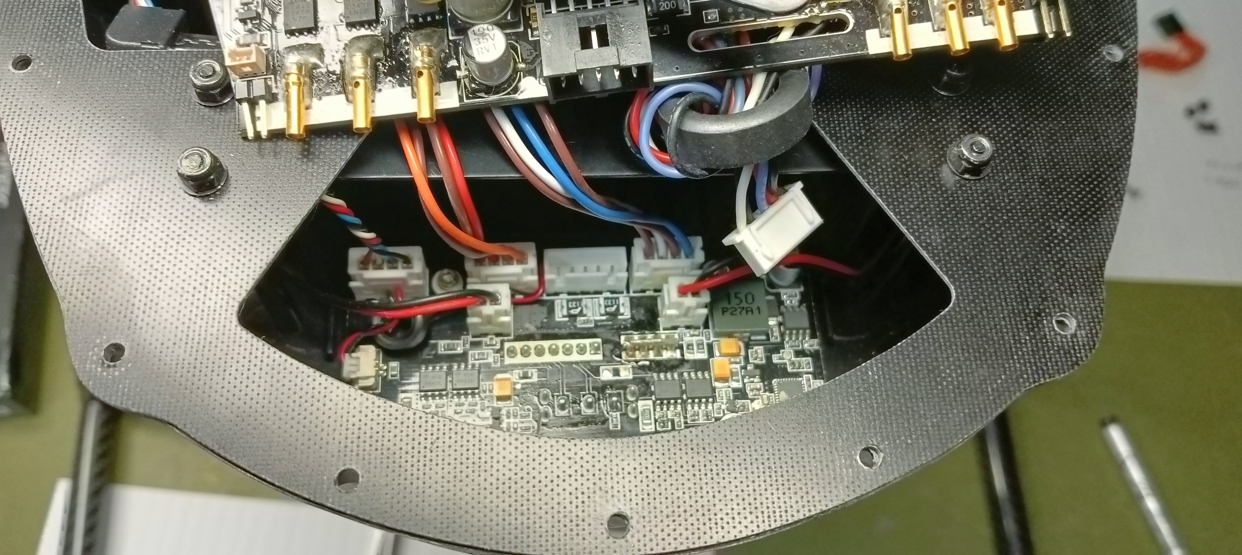 Cam-LG-Conn_02.jpg