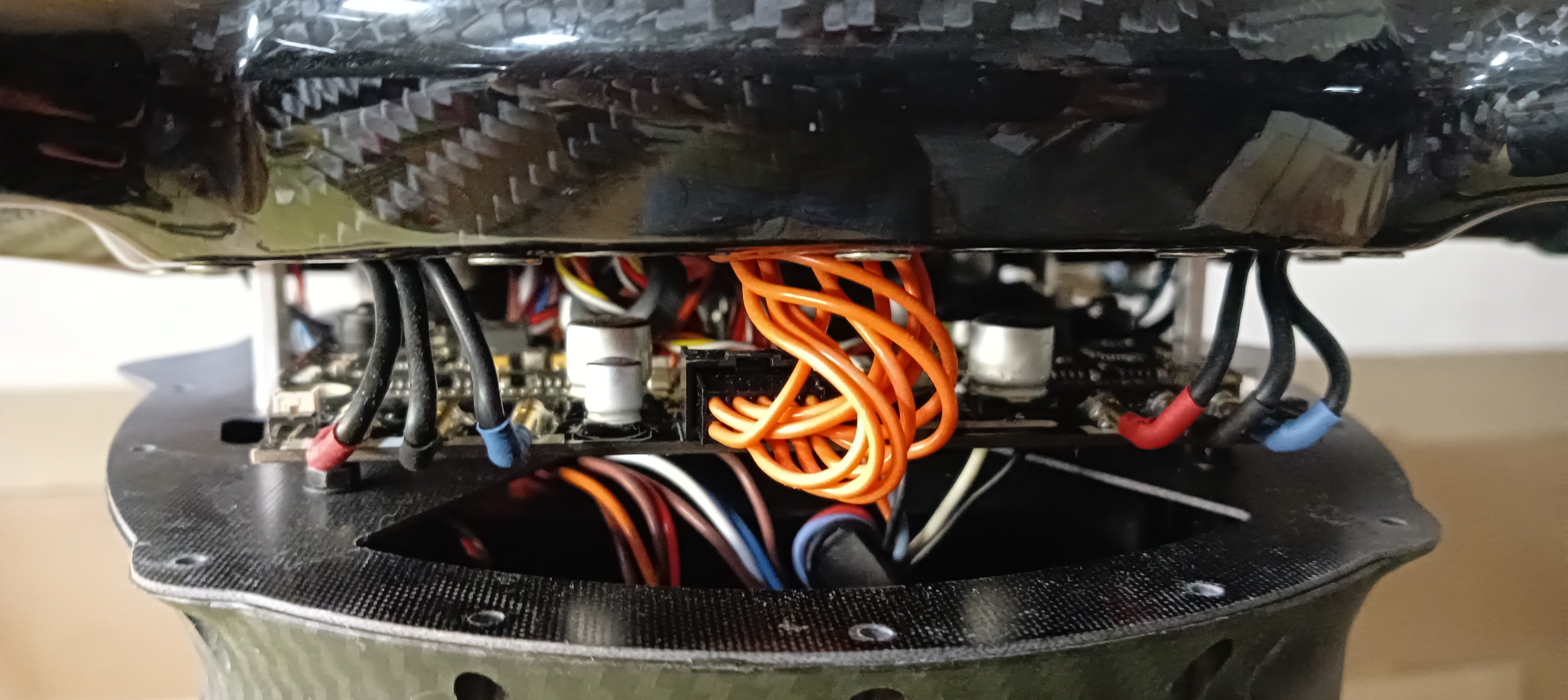 Case_open_front_02.jpg